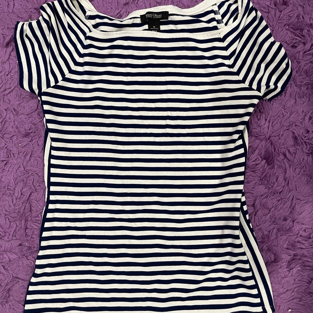 White House black market short sleeve tee shirt